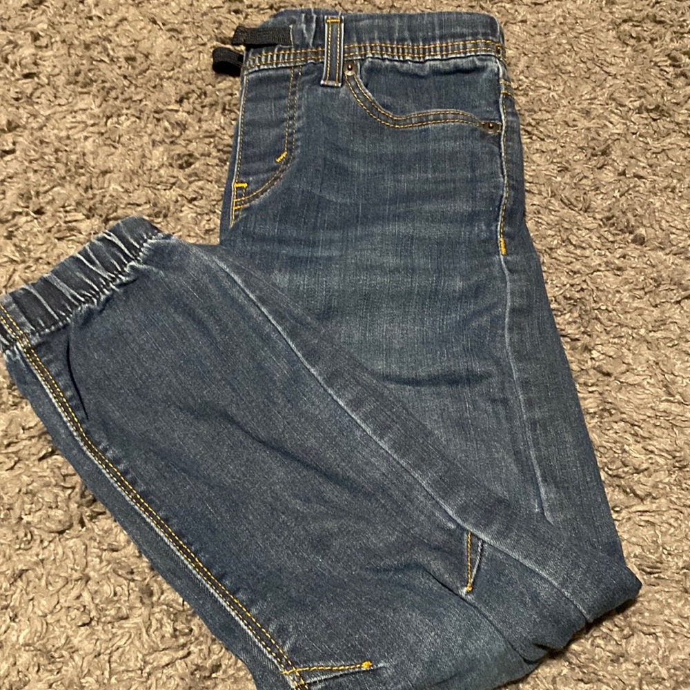 Boys size 10R. Denizen from Levi’s jeans with drawstring waist. NWOT